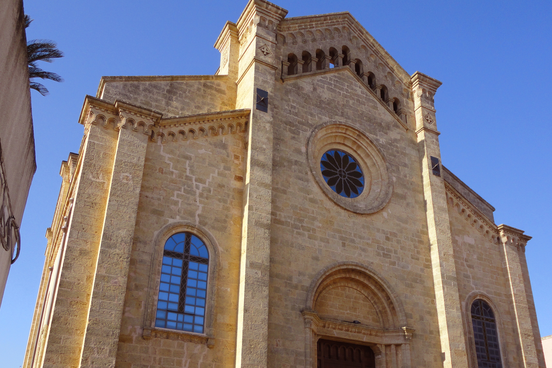 Corsano, borgo fantastico adorno di maschere e colori 11 Corsano Chiesa di Santa Sofia