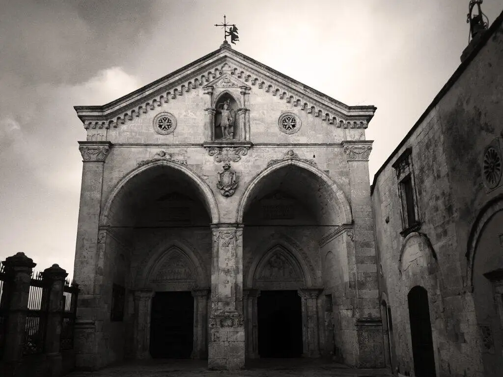 Le 4 chiese palatine di Puglia 11 BgW8 LKIgAAw7Cu
