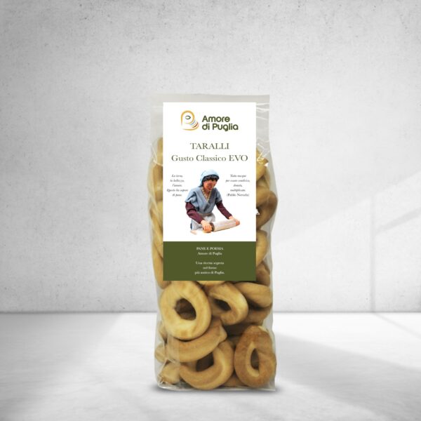 taralli with extra virgin olive oil